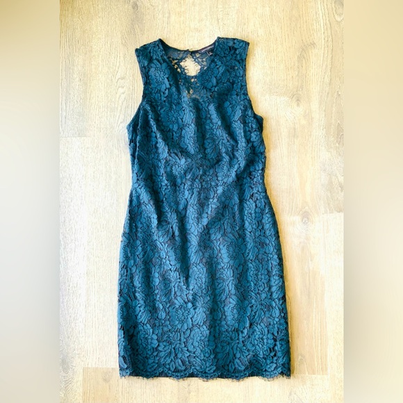 Banana Republic Dresses & Skirts - Banana Republic Floral Lacey Dress 12 Navy